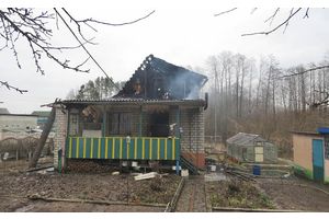 За выходные в районе произошло три пожара. На одном из них в воскресенье соседи спасли брата и сестру.