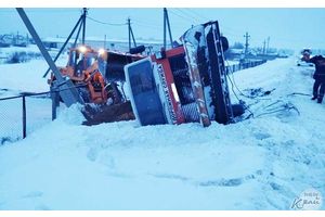 Под Молодечно перевернулся МАЗ с песком