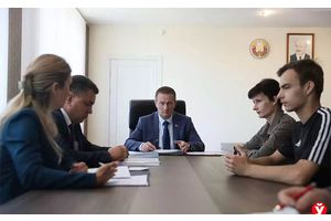 Сирота из Столбцовского района не может получить жилье. С этим вопросом он обратился на прием к Турчину