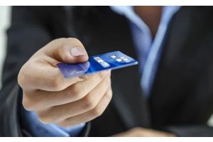 В Молодечно мужчина похитил 427 рублей с чужой банковской карты