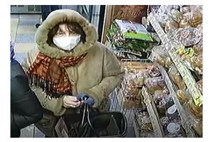 На привокзальной площади в Молодечно неизвестная женщина унесла с собой забытую сумку с ноутбуком
