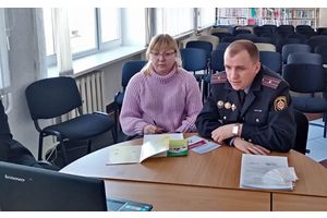 Как сотрудники ИДН проводят дистанционные занятия с молодечненскими подростками