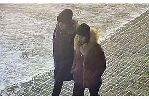 В Молодечно женщина уронила кошелек – другие незаметно его подобрали. Милиция разыскивает двух фигуранток