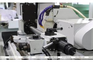 Центр компетенций и внедрение роботов: чем займется новый белорусский станкостроительный холдинг