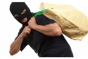 В центре Молодечно ограбили магазин