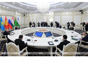 Лукашенко призвал партнеров по СНГ не прятать голову в песок, а критичнее оценить ситуацию в Содружестве