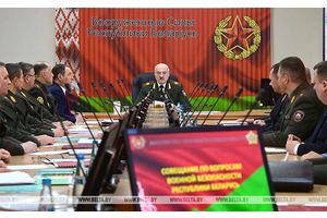 Что стоит за громкими заявлениями Лукашенко и какая обстановка вокруг Беларуси? Разбираемся в ситуации