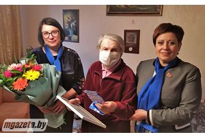 Почетная гражданка Молодечненского района получила заслуженную награду