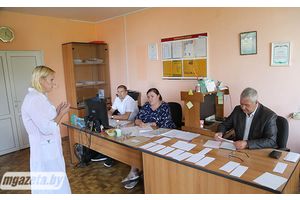 Техники-осеменаторы держали экзамен на профессионализм