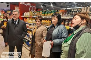 Депутаты и профсоюзы провели мониторинг магазинов и аптек