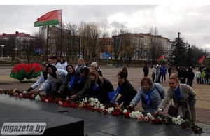 В Молодечно возложили цветы к памятнику Владимиру Ленину