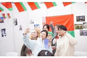 В Китайской Народной Республике учились говорить «прывітанне» и «дзякуй»