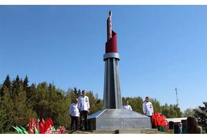 На высшей точке Беларуси — горе Дзержинской — сегодня открыли новый архитектурный знак «Сцяг Радзімы»