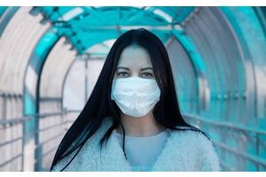 Число новых случаев заражения COVID-19 в мире снижается третью неделю подряд