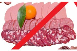Колбасы и сосиски вредны особенно для женщин