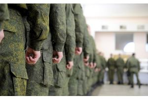 Труд на благо общества вместо солдатской казармы — в Молодечно осужден 20-летний уклонист от армии