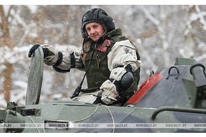 Лукашенко: армия Беларуси остается истинно народной