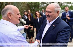 Лукашенко посетил исторические места северо-восточного побережья Черного моря и встретился с Асланом Бжания