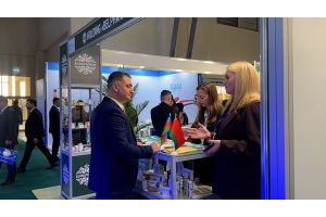 Флагманы фармацевтической отрасли Беларуси представлены на выставке в Баку