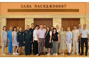 Сегодня депутат Палаты представителей Национального собрания  Республики Беларусь Денис Ушацкий организовал информационную встречу в Доме Правительства