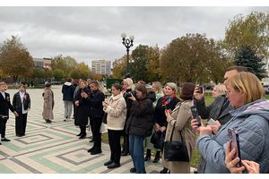 Журналисты центрального региона приняли участие в высадке аллеи «Родительской любви» около Борисовского Дворца культуры имени М. Горького