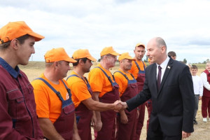 Губернатор поздравил с Днем работников сельского хозяйства и перерабатывающей промышленности агропромышленного комплекса