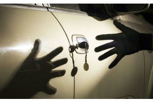 Молодечненец в новогоднюю ночь покатался на чужом авто