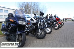Рев моторов, кожа и адреналин: в Молодечно открыт мотосезон-2026!