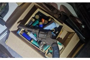 Женская месть. В Молодечно девушка сообщила о тайном складе оружия