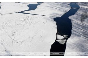 Как понять, что лед опасен, и что делать, если он проломился, рассказали в МЧС