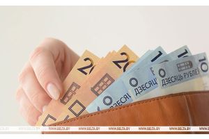 Ограничения на выплату пенсии за выслугу лет отменят с 1 января 2026 года для работающих госслужащих