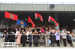 Открытый чемпионат Беларуси по биатлону собрал сотни болельщиков, среди которых активные представители Молодечненского района