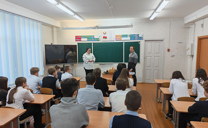 Учащиеся средней школы № 11 г. Молодечно узнали, как «увидеть» мир на ощупь