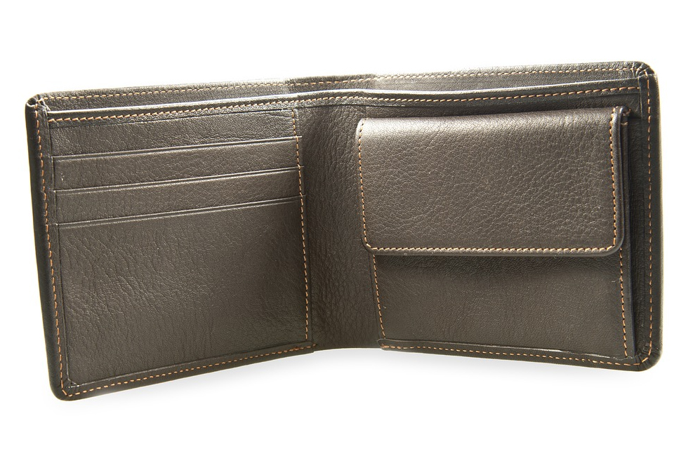 Пожилая женщина стала жертвой грабителя в Молодечно