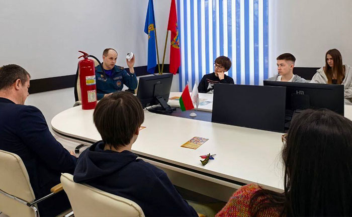 Безопасность в цифре и в быту: в Молодечно прошел большой диалог о главном